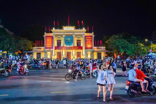 Hải Phòng đón 185.000 lượt khách du lịch trong dịp lễ 2.9 - Anh 1