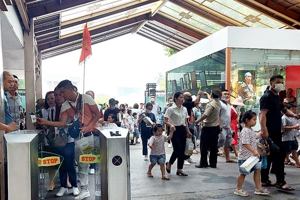 Khu Di tích Chủ tịch Hồ Chí Minh tại Phủ Chủ tịch sử dụng vé điện tử thông minh - Anh 1