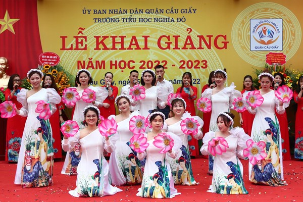 Rộn ràng khai giảng năm học mới tại Trường Tiểu học Nghĩa Đô, Cầu Giấy - Anh 4
