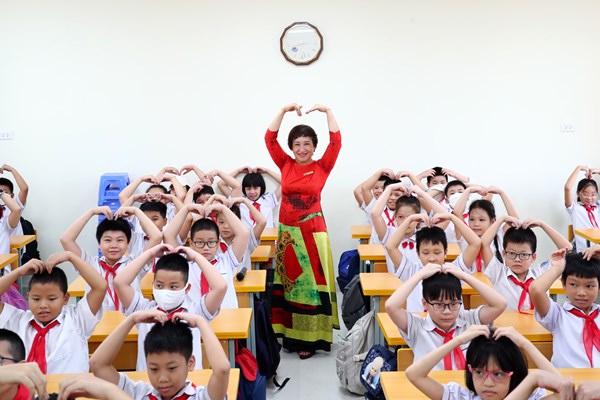 Rộn ràng khai giảng năm học mới tại Trường Tiểu học Nghĩa Đô, Cầu Giấy - Anh 8