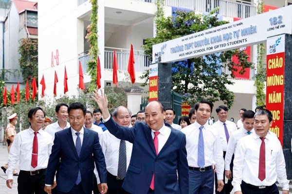 Tưng bừng lễ khai giảng năm học mới - Anh 1