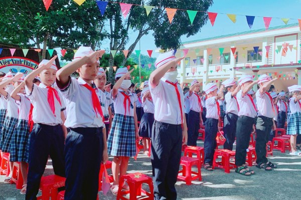 Quảng Ngãi: Khai giảng năm học mới diễn ra an toàn, vui tươi - Anh 2