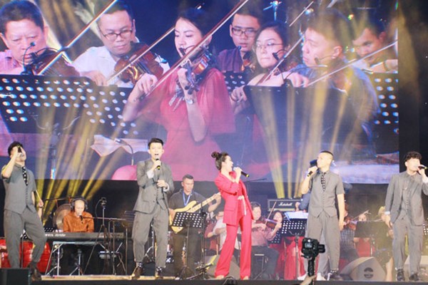 Thị trường âm nhạc Việt Nam: Bao giờ mới hết cảnh “tất tả” chạy show? - Anh 2
