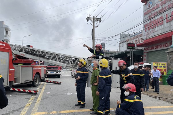 Tập trung khắc phục hậu quả vụ cháy gây hậu quả đặc biệt nghiêm trọng tại Bình Dương - Anh 2