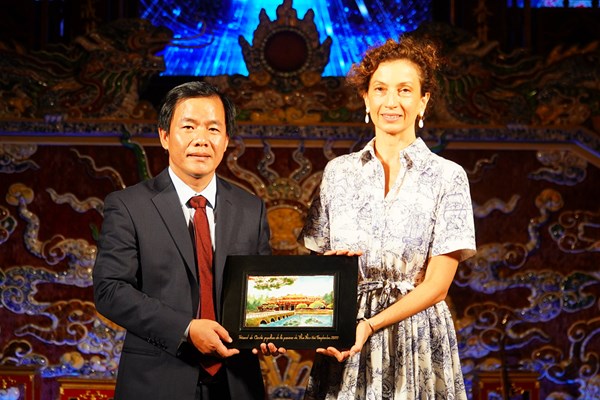 Tổng Giám đốc UNESCO: Công cuộc bảo tồn và phát huy giá trị di sản Huế phải được diễn ra mãi mãi - Anh 4