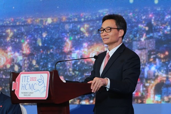 Du lịch trong nước khởi sắc, du lịch quốc tế từng bước phục hồi - Anh 3