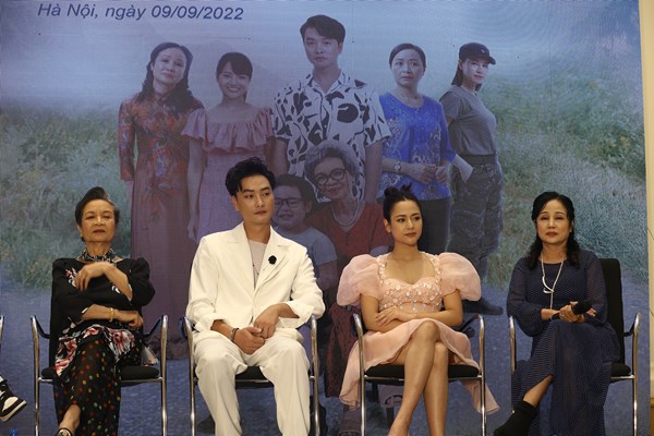“Táo Giao thông” NSƯT Chí Trung kết thông gia với NSND Trọng Trinh trong phim mới của VTV - Anh 2