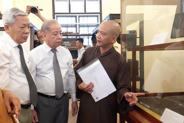 Giới thiệu di sản tư liệu mộc bản Phật giáo xứ Huế đến cộng đồng - Anh 1