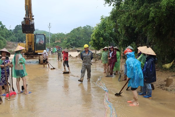Chủ động ứng phó, khắc phục hậu quả do mưa lũ gây ra - Anh 1
