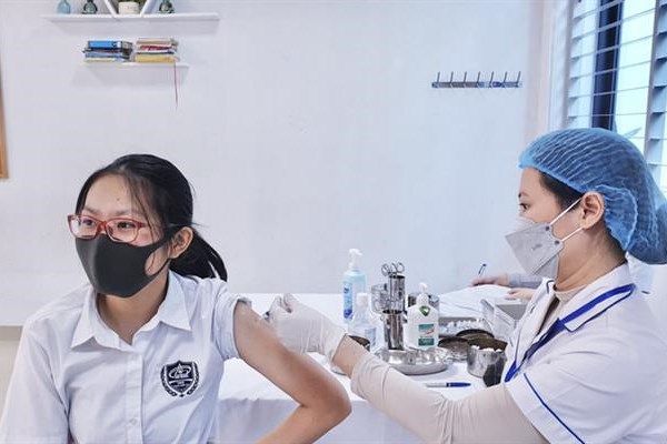 Hải Dương: Đẩy mạnh tiêm vắc-xin phòng Covid-19 trong cộng đồng - Anh 1