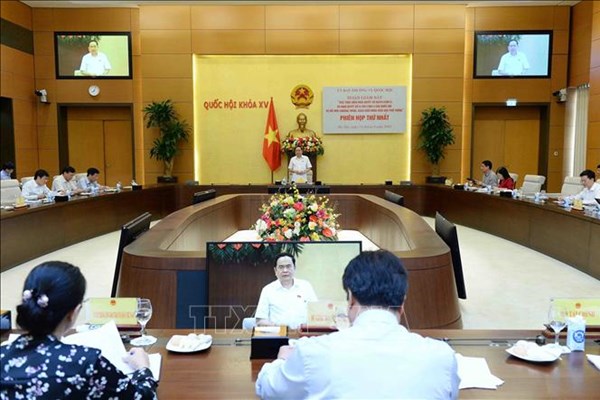 Giám sát việc thực hiện đổi mới chương trình, sách giáo khoa phổ thông - Anh 1