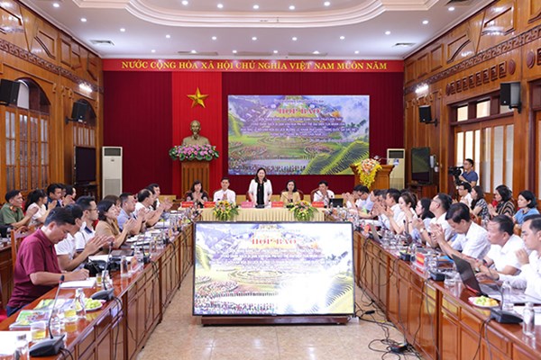 Nhiều hoạt động đón nhận Bằng của UNESCO ghi danh Nghệ thuật Xòe Thái - Anh 3