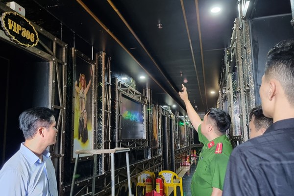 Quảng Ngãi: Siết chặt an toàn phòng cháy tại các quán karaoke - Anh 5