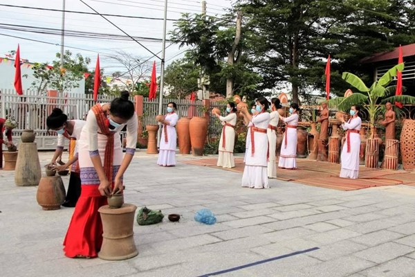 Ninh Thuận: Kỳ bí cánh đồng đất sét Paley Hamu Trok bên bờ sông Quao - Anh 2