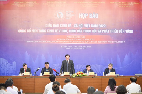 Diễn đàn kinh tế - xã hội Việt Nam 2022: Củng cố nền tảng kinh tế vĩ mô, thúc đẩy phục hồi và phát triển bền vững - Anh 2