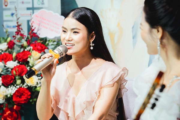 Giọng ca Opera Hà Uyển Linh ra mắt album nhạc trữ tình - Anh 1