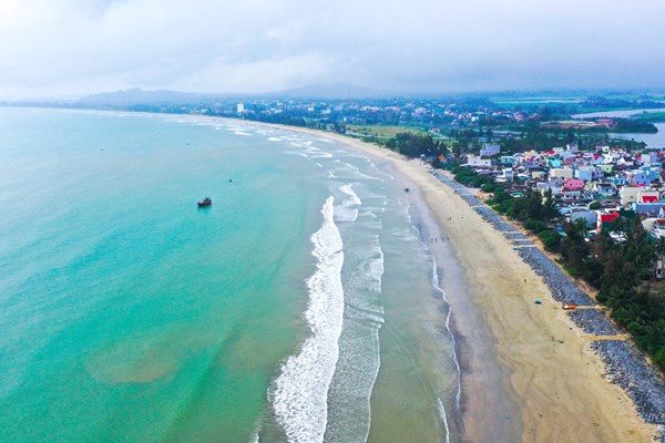 Quảng Ngãi: Hoàn thiện cơ sở hạ tầng giao thông, góp phần phát triển du lịch bền vững - Anh 3