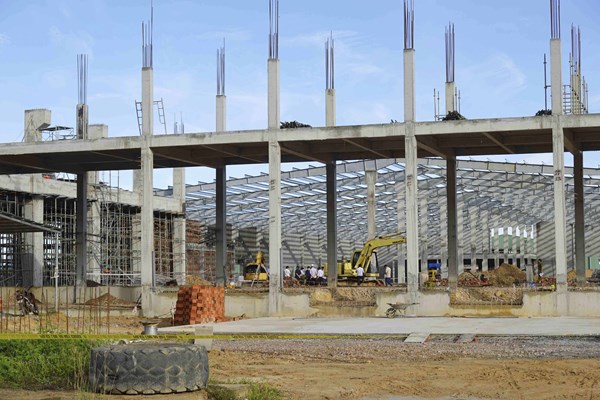 Bình Định lập tổ công tác điều tra vụ sập tường làm 11 người thương vong - Anh 1