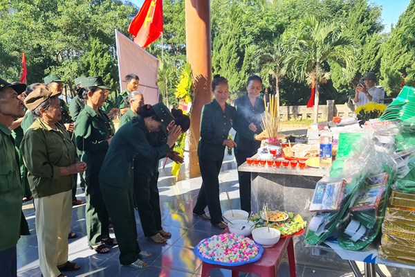 Tưởng niệm 50 năm ngày hy sinh của 16 thanh niên xung phong tại bến phà Long Đại - Anh 1