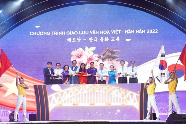 Giao lưu nghệ thuật kỷ niệm 30 năm thiết lập quan hệ Việt Nam-Hàn Quốc - Anh 2