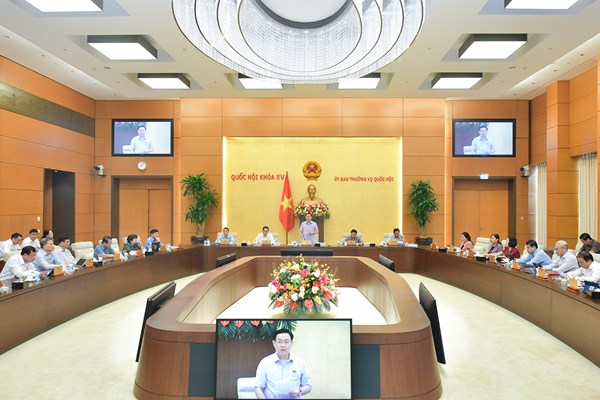 Khai mạc Phiên họp chuyên đề tháng 9 của Ủy ban Thường vụ Quốc hội - Anh 2