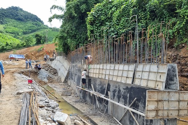 Quảng Ngãi: Đảm bảo an toàn cho người dân miền núi trước mùa mưa lũ - Anh 3