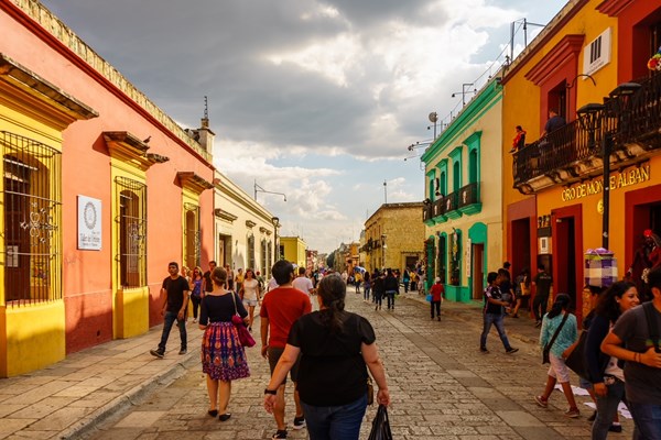 Sống và làm việc từ xa: Mexico bối rối, Dubai rộng mở - Anh 1