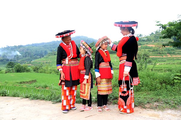 “Văn hóa còn thì dân tộc còn” (Bài 2):​​​​​​​ Vì yêu nên tận sức cống hiến - Anh 5