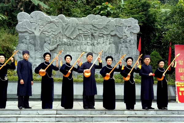“Văn hóa còn thì dân tộc còn” (Bài 2):​​​​​​​ Vì yêu nên tận sức cống hiến - Anh 3