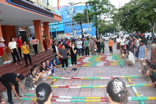 Đặc sắc chương trình nghệ thuật “Tây Bắc - Vang mãi bản hòa ca” - Anh 1