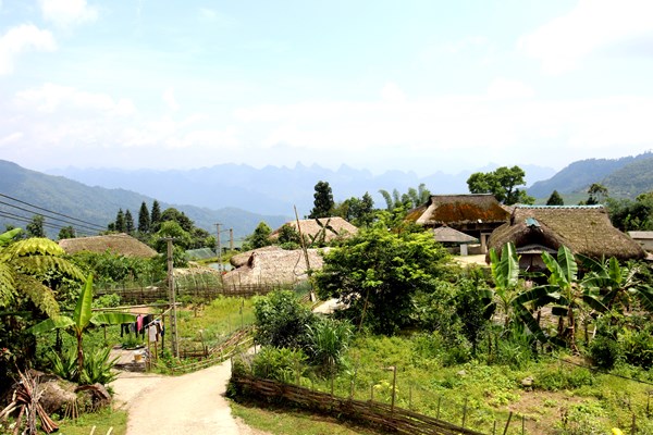 “Văn hóa còn thì dân tộc còn” (Bài 3): Thắp sáng những vùng đất - Anh 1