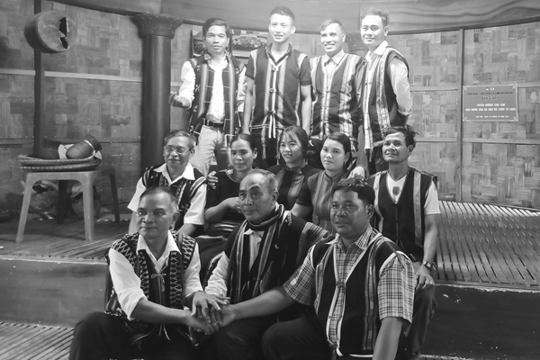 Chuyện bà con Cơ Tu làm du lịch cộng đồng - Anh 1