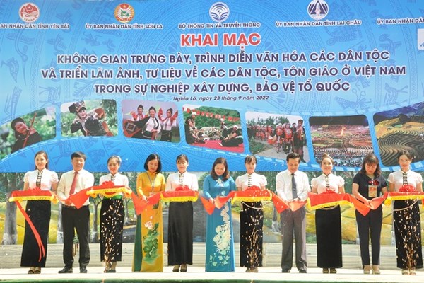 Yên Bái: Khai mạc không gian trưng bày và trình diễn văn hóa các dân tộc - Anh 1