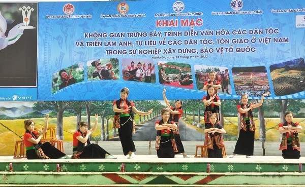 Yên Bái: Khai mạc không gian trưng bày và trình diễn văn hóa các dân tộc - Anh 2