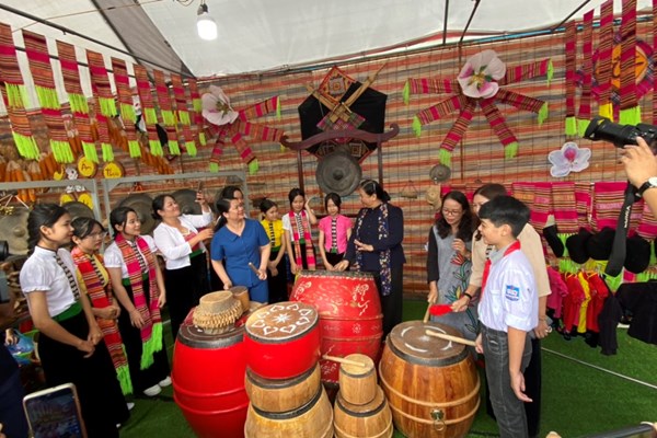 Vòng xòe bất tận ở Mường Lò - Anh 2