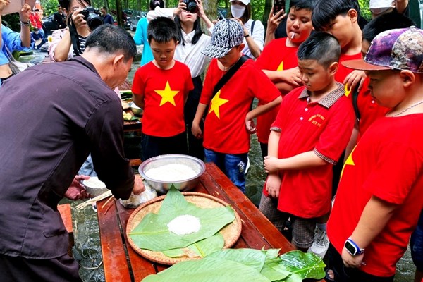 Phú Thọ ra mắt chương trình du lịch học đường “Hướng về nguồn cội” - Anh 3