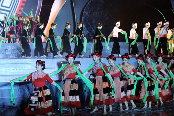 “Xoè Thái- Tinh hoa miền di sản