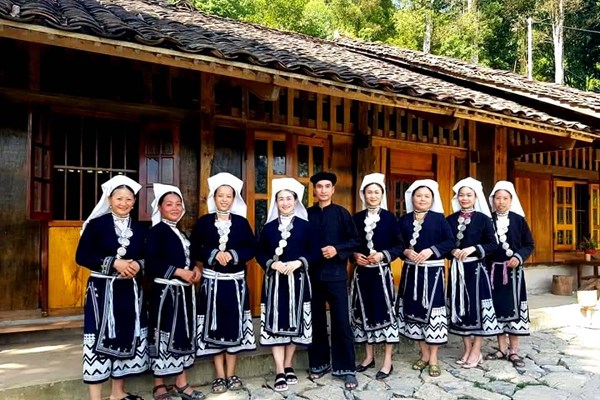 “Văn hóa còn thì dân tộc còn” (Bài 4): Khát vọng nở hoa trên đá - Anh 2