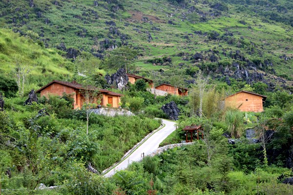 “Văn hóa còn thì dân tộc còn” (Bài 4): Khát vọng nở hoa trên đá - Anh 6