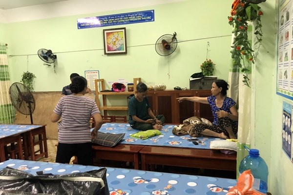 Đà Nẵng: Nhiều khách sạn đón người dân vào ăn ở miễn phí để tránh bão Noru - Anh 4