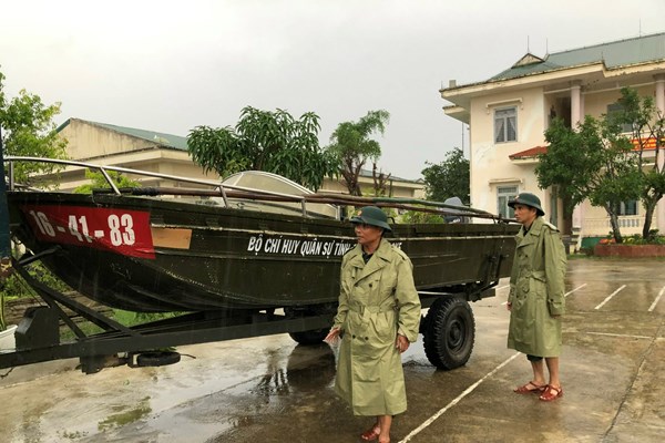 Quảng Ngãi: Thành lập Sở Chỉ huy bổ trợ ứng phó bão số 4 tại huyện Bình Sơn - Anh 2