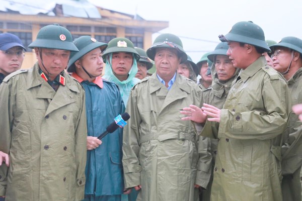 Phó Thủ tướng Lê Văn Thành họp trực tuyến với các địa phương sẵn sàng ứng phó với bão số 4 - Anh 2