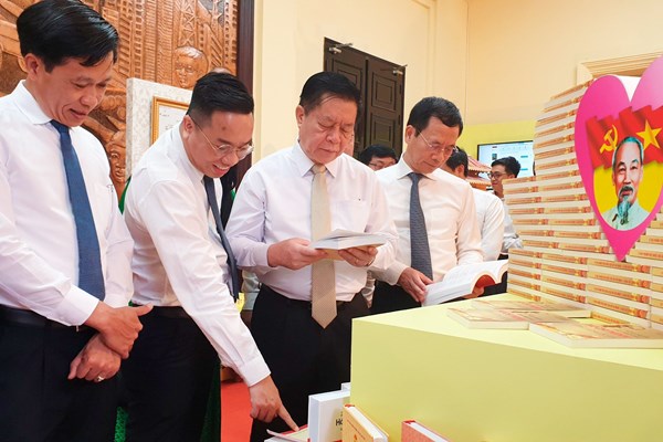 Xuất bản Việt Nam - 70 năm xây dựng và phát triển - Anh 1