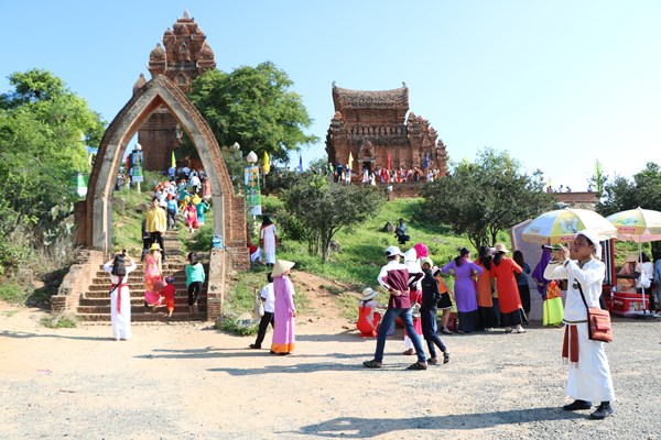 Ninh Thuận quảng bá đặc sản giữa Thủ đô - Anh 1