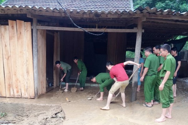 Kinh hoàng sau lũ quét ở biên giới Nghệ An - Anh 3