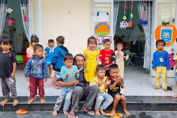 Quảng Ngãi: Lão nông hiến đất xây trường học - Anh 1