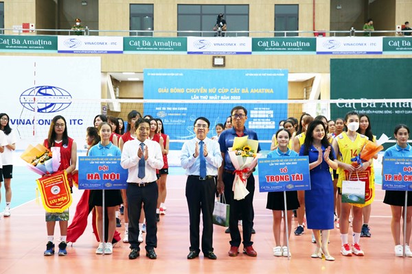 Thu hút khách du lịch qua Giải bóng chuyền nữ cúp Cát Bà Amantina lần thứ nhất - Anh 2