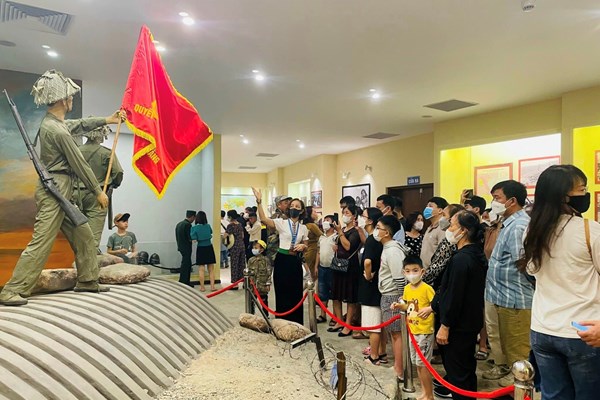 Điện Biên đón gần 520 nghìn lượt du khách, đạt 66,4% kế hoạch - Anh 2