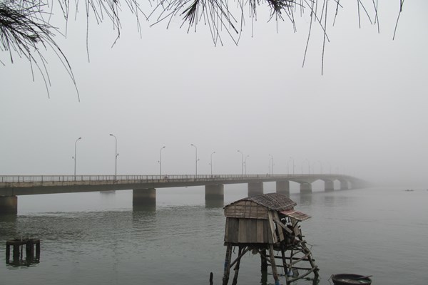Du thuyền ngắm cảnh trên sông Nhật Lệ - Anh 2