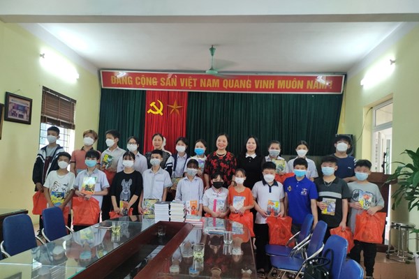 “Cùng bạn đọc sách, nâng tầm trí tuệ Việt”: 3 năm, một hành trình - Anh 1